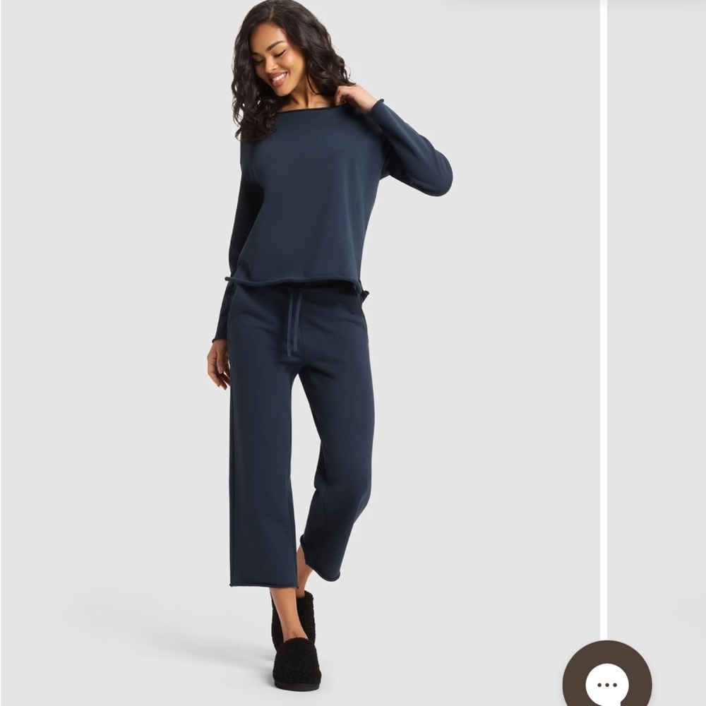 Cozy Earth Women’s Chelsea Cropped set 
Lounge Pants and top 
Color Eclipse